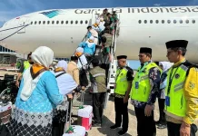 Kabiro Kesra Sumbar Lepas Kloter 8 Tegaskan Komitmen Haji