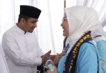 Wali Kota Solok Dampingi Jemaah Kloter 9 hingga ke Asrama Haji