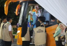 Terjebak Macet, Jemaah Kloter 10 Pasaman Tiba Tengah Malam di Asrama Haji Tabing