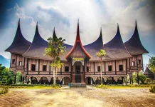 Peribahasa Bumi Dipijak Langit Dijunjung Jadi Pedoman Hidup Perantau