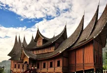 Adat Nan Ampek Pedoman Hidup Minangkabau Syariat Budaya