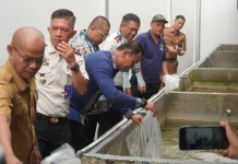 Wako Hendri dan Kakanwil Ditjenpas Sumbar Tebar Bibit Ikan di Rutan