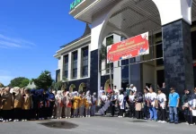 Bupati Welly Bersama PGRI Gelar Aksi Jalan Sehat Peringati Hardiknas 2026