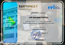 RRI Bukittinggi Raih Penghargaan Penulis Berita Terbanyak dari Direktur Utama