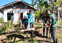 Satgas TNI Mentawai Bangun Musholla Bersama Warga Setempat