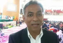 Taslim Chaniago Bangga Mewakili Ketum DPP IKA UNAND di Wisuda II Tahun 2026