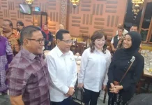 Kuliner Ayam Pop Legendaris Bukittinggi Jadi Persinggahan Wamenkes RI