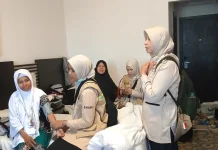 Visitasi PPIH Pastikan Jemaah Kloter 14 Padang Tetap Sehat