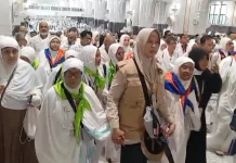 Kisah Mengharukan Petugas Haji Dampingi 287 Jemaah Padang