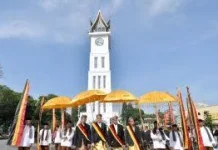 Pawai  Pembukaan Alek Nagari Satu Abad Jam Gadang