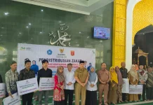 Baznas Agam Salurkan Zakat Rp204 Juta untuk 87 Mustahik