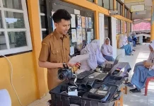 Dukcapil Goes To School: 200 Siswa SMAN 2 Padang Panjang Rekam KTP-el