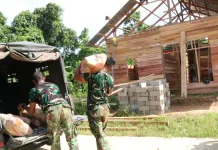 Satgas Karya Bakti TNI Terus Berpacu Menyelesaikan Pembangunan Rumah Layak Huni