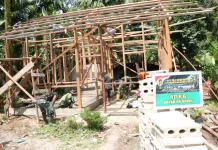 Satgas Karya Bakti TNI Terus Maksimal Pekerjaan, 1 Unit Rumah Desa Sioban Masuk 50 %