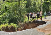 Kerugian Bencana Masih Dihitung, Bupati Limapuluh Kota Pantau Penanganan