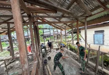 Satgas Karya Bakti TNI Pacu Dua Unit Rumah Masuk Tahap Plaster & Pemasangan Lobrik
