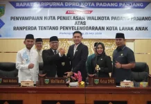 Pemko Padang Panjang Ajukan Ranperda Kota Layak Anak ke DPRD