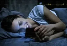 Main HP Malam Hari Ganggu Kualitas Tidur