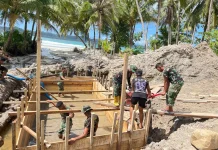 Pengecoran dasar Jembatan Gobik dikebut Satgas TNI AD Mentawai