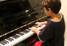 Bermain Piano, Aktivitas Edukatif yang Terbukti Bermanfaat untuk Anak