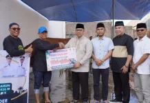 Wako Hendri Serahkan Sapi Kurban Bantuan Presiden ke Masjid Muhammad Noer