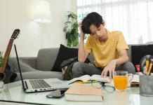 Kebiasaan Sehari-hari yang Diam-Diam Berbahaya, tapi Sering Kita Anggap Biasa