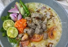 Soto Betawi yang creamy dan kaya rempah khas Jakarta