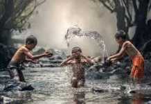Potret Kebahagiaan Masa Kecil