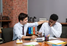 Growth Mindset vs Fixed Mindset,"Cara Berpikir yang Menentukan Masa Depan"