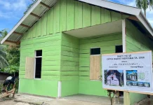 Satgas TNI AD Rampungkan Rehab RTLH, Warga Mentawai Bersyukur Bahagia
