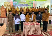 Prof Silfia Hanani Hadiri Momentum Bersejarah Pengukuhan AGPAII Pasaman