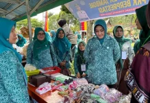 Stand UP2K PKK Padang Panjang Tampilkan Produk Unggulan UMKM Kelurahan