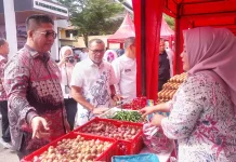 Tekan Gejolak Harga, Kejari Bukittinggi Berkolaborasi Gelar Pasar Murah