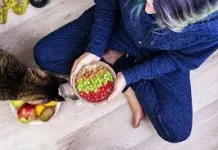 Jangan Langsung Duduk setelah Makan, Ini Alasannya