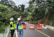 Malam ini, Dua Eskavator Sapu Bersih Material Longsor Lembah Anai