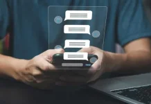 Kenapa Kita Sering Takut Membuka Chat dari Orang Tertentu?