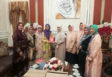 Bundo Kanduang DKI Jakarta Serahkan Wakaf 6.000 Kitab Al-Qur'an untuk Ranah Minang