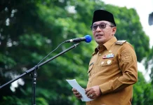 Bupati Tanah Datar Tekankan Disiplin dan Percepatan Kinerja di Apel Gabungan