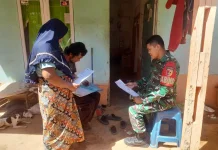 Babinsa Koramil Suliki Ajak Warga Jaga Kebersihan