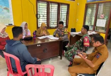 Babinsa Payakumbuh Perkuat Sinergi Warga Parambahan Komsos