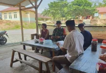 Babinsa Pangkalan Ingatkan Warga Waspada Kebakaran