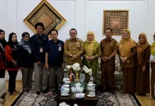 Terima Petugas Sensus Penduduk, Bupati Ajak Masyarakat Berikan Data Akurat