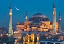 Mahakarya Arsitektur Masjid Hagia Sophia di Istanbul Turki