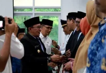 Lantik 12 Pejabat Manjerial, Bupati Tekankan Profesionalitas dan Inovasi