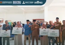 Wawako dan Baznas Salurkan Zakat untuk 61 Mustahik Bukittinggi