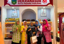 Produk UMKM Padang Panjang Banjir Peminat di Pameran Dekranas