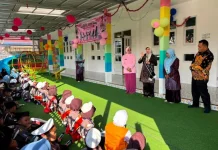 Bunda PAUD Padang Panjang Tinjau MPLS Ramah di Sejumlah Sekolah