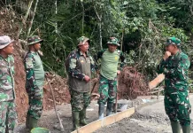 Warga Mahasiswa KKN Dukung Satgas TMMD Kodim 0304/Agam Bersama