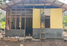 Sentuhan Harapan di Jorong Air Putih, Rumah Ibu Ermida Kian Mendekati Impian