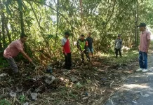 Babinsa Gotong Royong Wujudkan Lingkungan Bersih